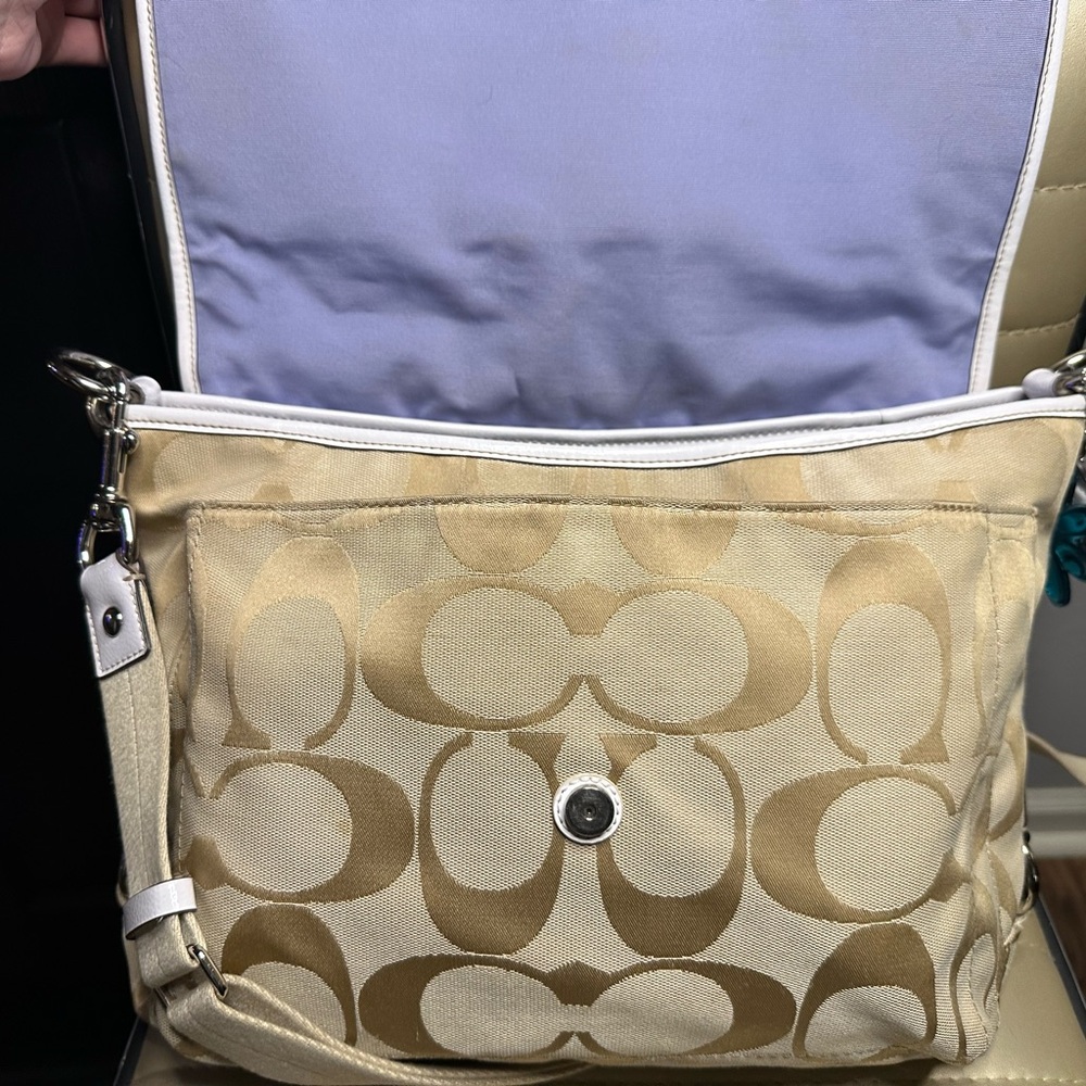 Vintage large Coach messenger/lap top bag - tan canvas & lavender haze - Picture 8 of 14